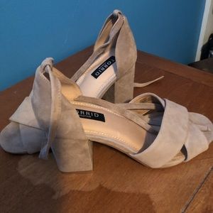 Taupe lace-up high heels, size 9w